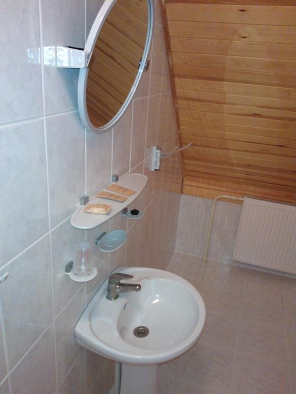 Zirini Hotell Kolka Exteriör bild